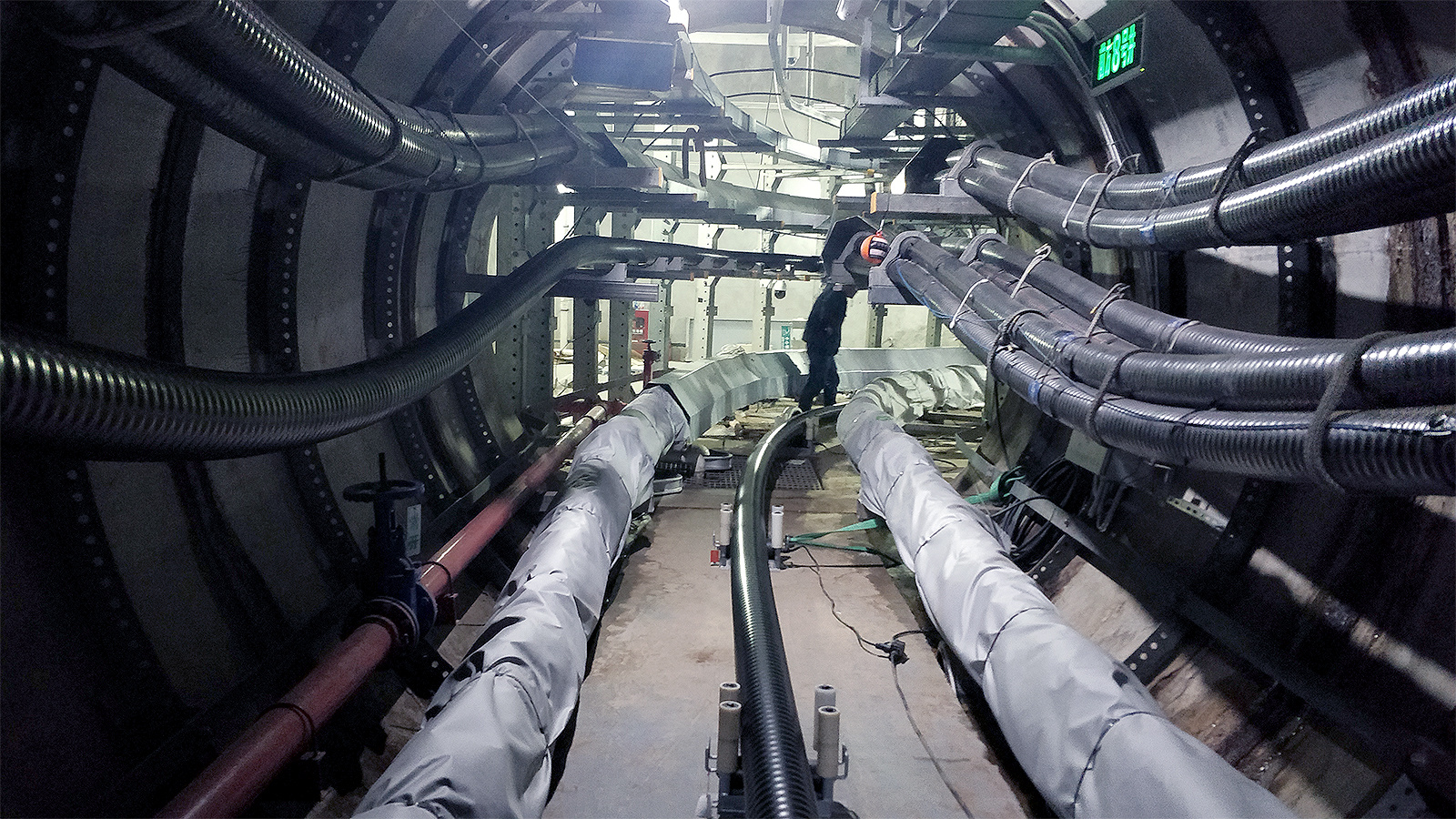 特变电工为上海静安变电站扩建项目提供500kV电缆系统解决方案。