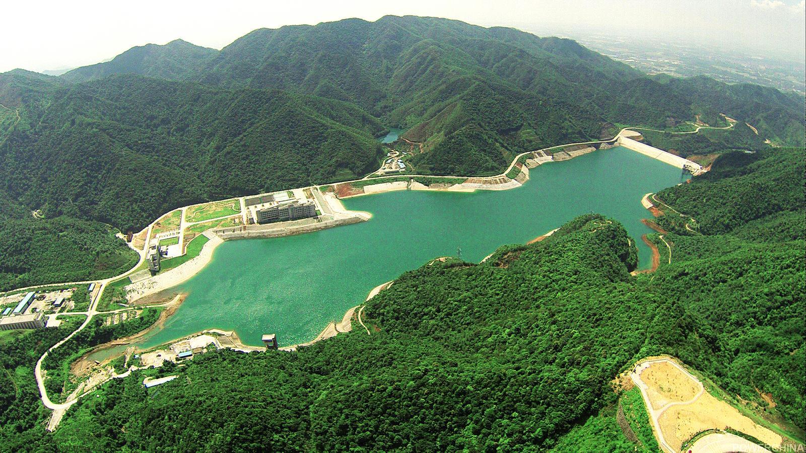 特变电工为广东清远抽水蓄能电站提供4台主变压器，该项目荣获“菲迪克2021年工程项目优秀奖”（国际工程界“诺贝尔奖”之称）。