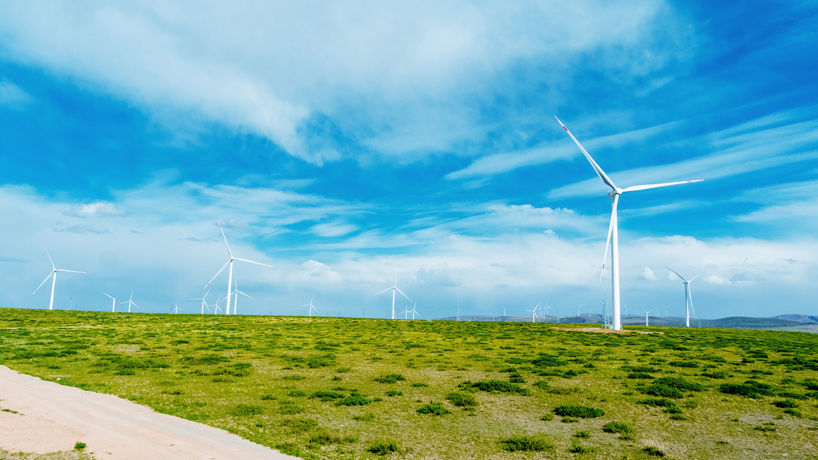 张北200MW风电项目<br><br>该项目位于河北省张家口市张北县公会镇境内，风功率密度等级3级，年等效利用小时数合计5,154.00h（小时），项目年均发电量51,425.00万kWh（千瓦时），助力河北省加快发展清洁能源，推动当地绿色可循环经济发展。