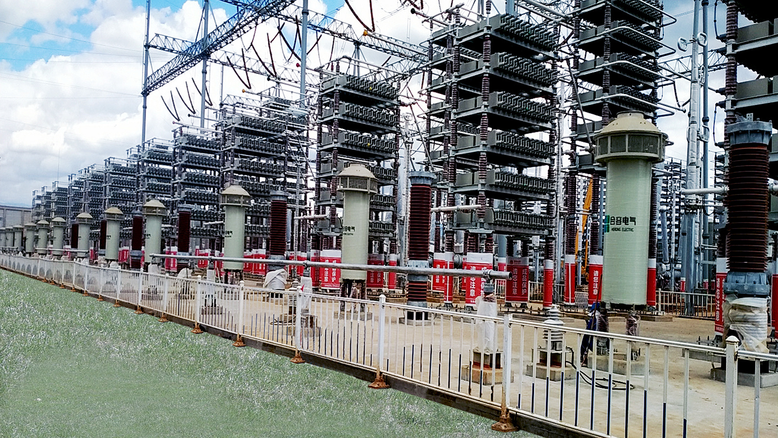 特变电工为雅中—江西±800kV直流输电工程提供交流滤波器组用电抗器。