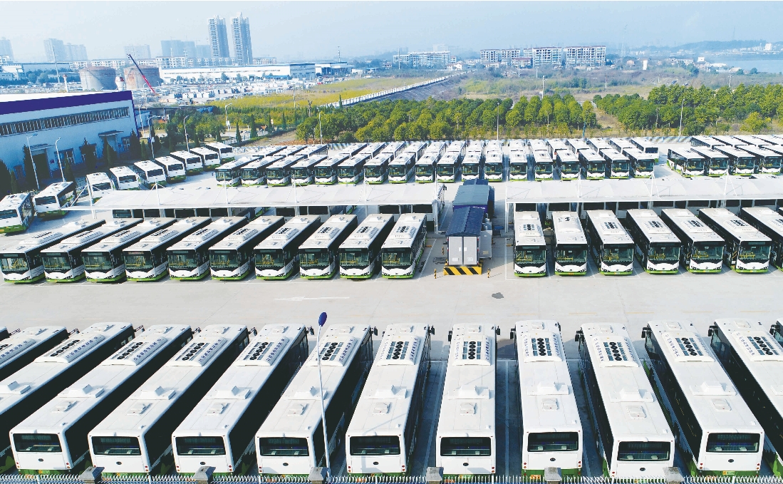 以全系列新能源汽车充电桩制造为基础，提供充电站投资、建设、运营全方位的光储充一体化服务，推动交通领域及能源领域绿色低碳变革。