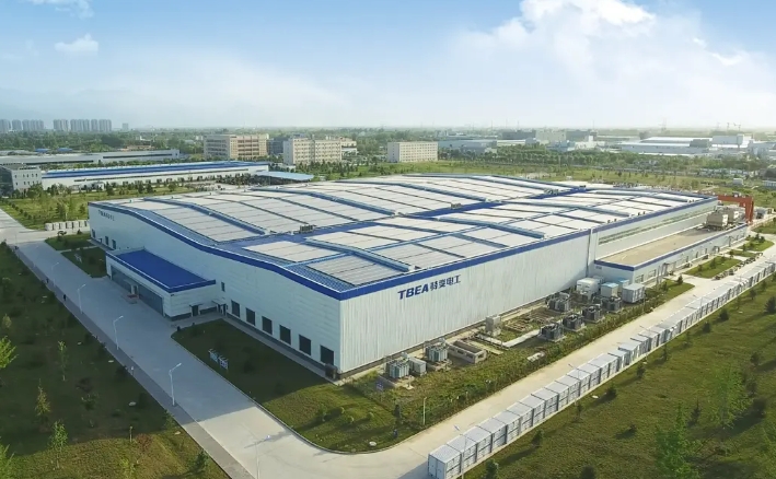 融合多业态与多元能源的形式，通过集成电动汽车充电站、分布式光伏电站、工商业储能，构建虚拟电厂，参与省网的需求响应，打造了零碳园区标准试点。